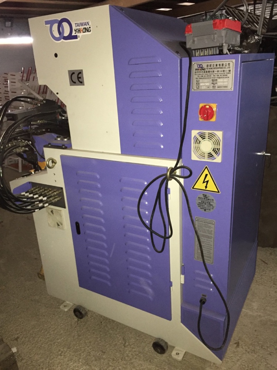 Yihhong EF 526B, 2